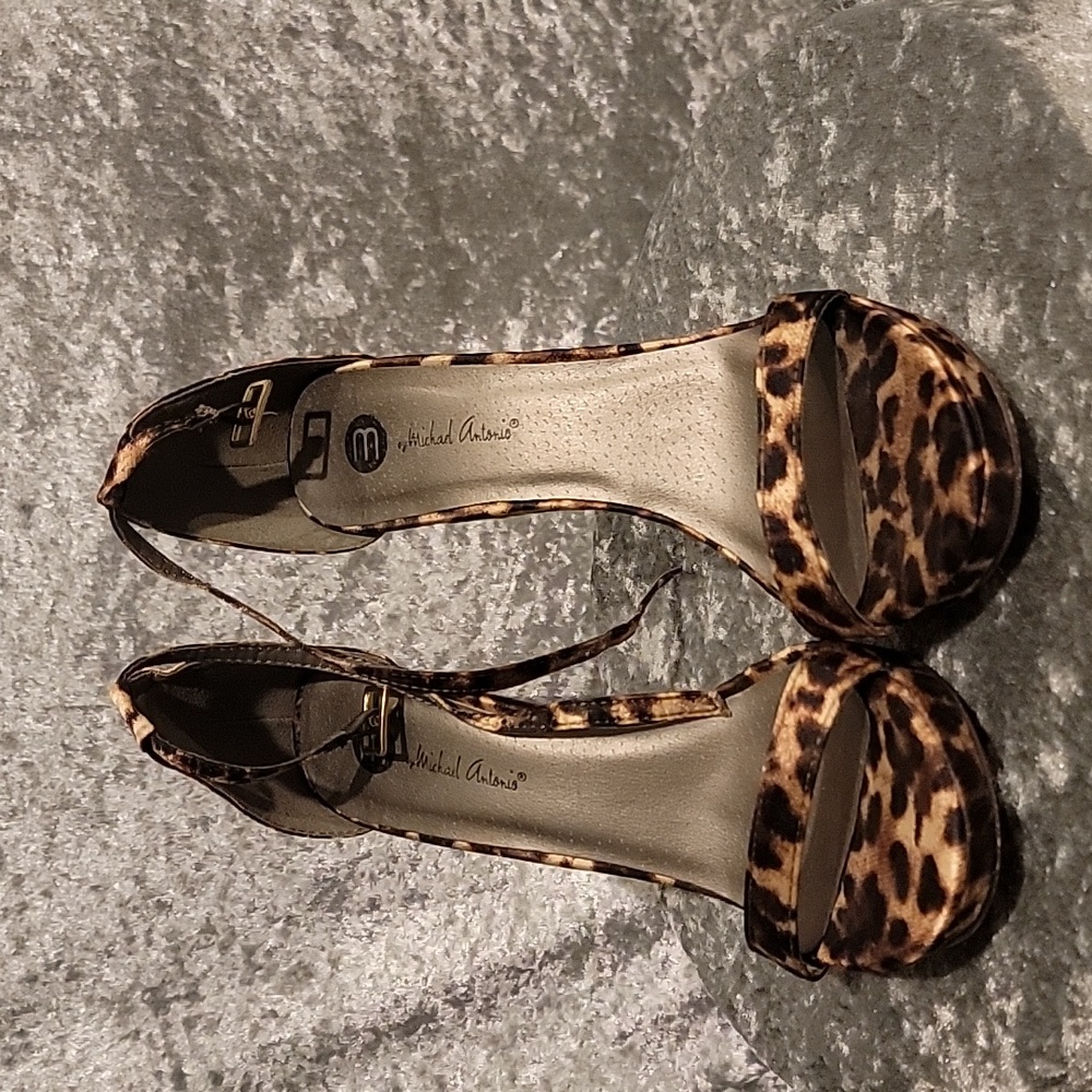 Michael Antonio Shoes Women's Size 7.5 Leopard Print Heeled Sandals